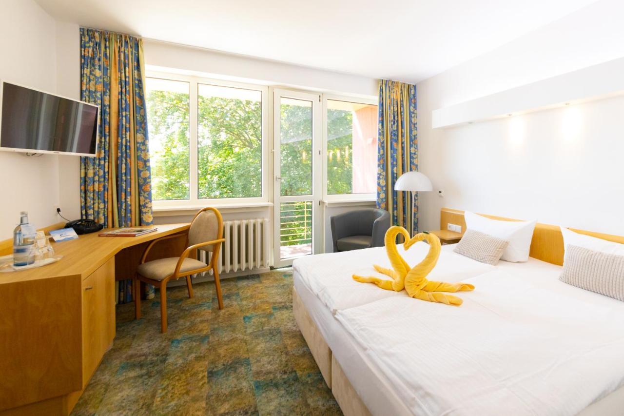 Hotel Wald Und See ゼーバート・ヘリングスドルフ エクステリア 写真
